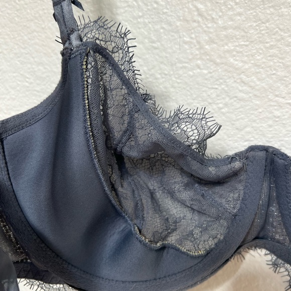 Sexy Shimmery Blue Victoria’s Secret Dream Angels Pushup without padding bra - Picture 5 of 7